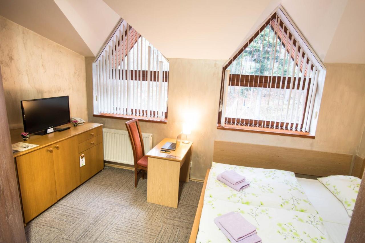 Hotel Somka Дриеница Экстерьер фото