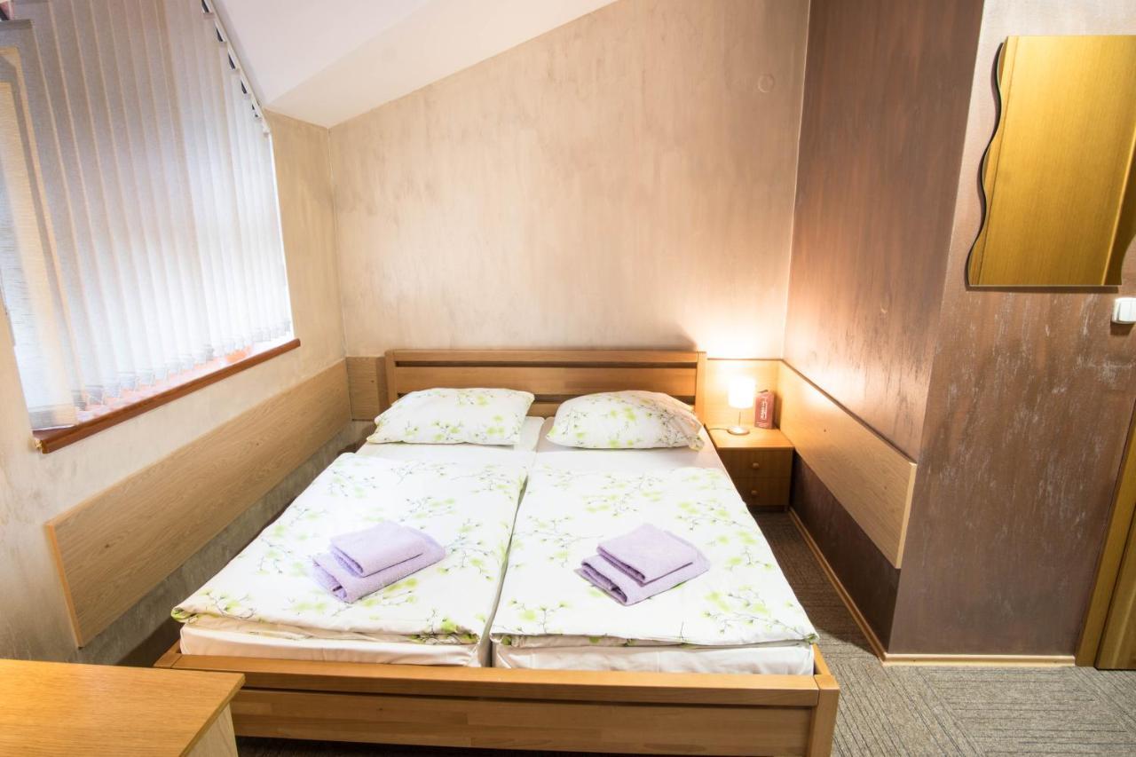 Hotel Somka Дриеница Экстерьер фото