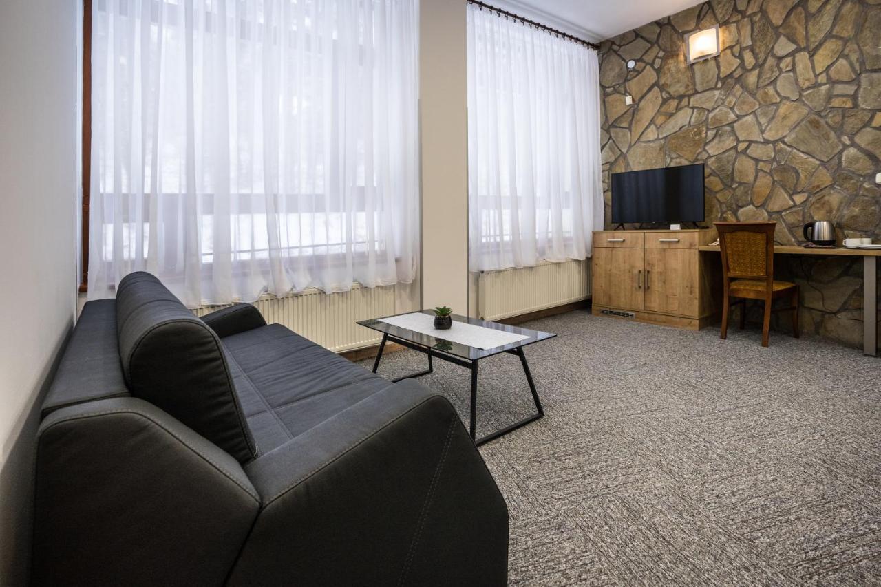 Hotel Somka Дриеница Экстерьер фото