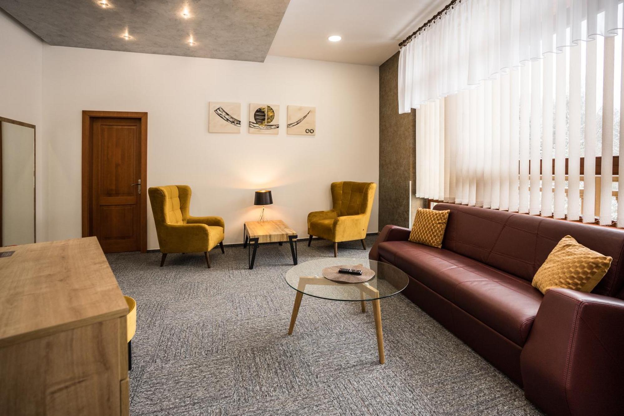 Hotel Somka Дриеница Экстерьер фото