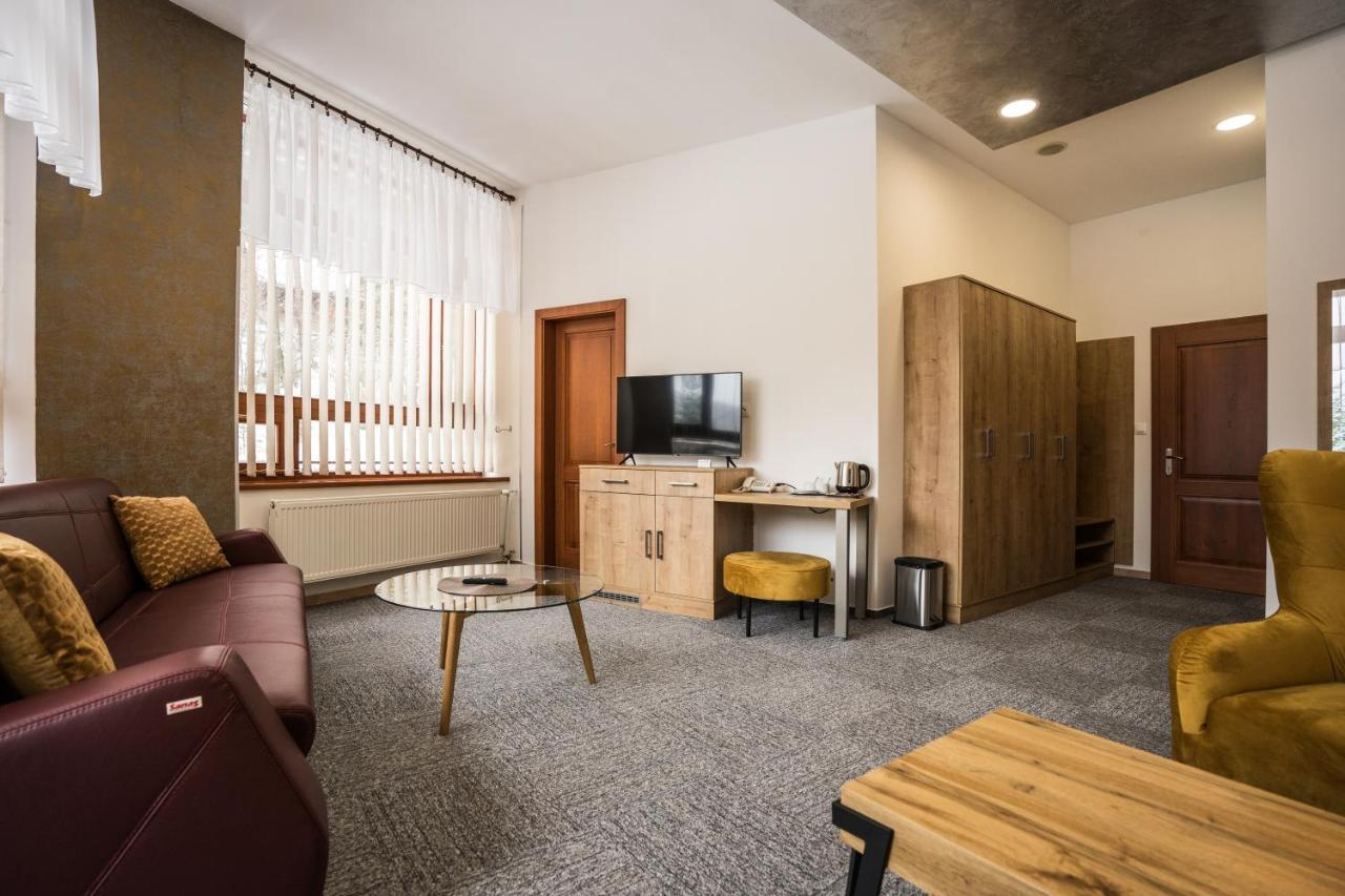 Hotel Somka Дриеница Экстерьер фото