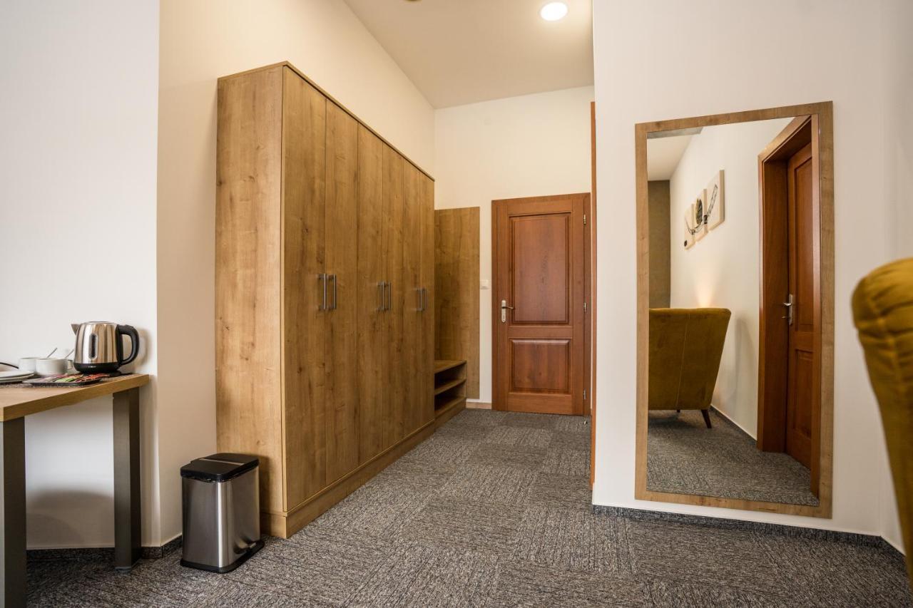 Hotel Somka Дриеница Экстерьер фото