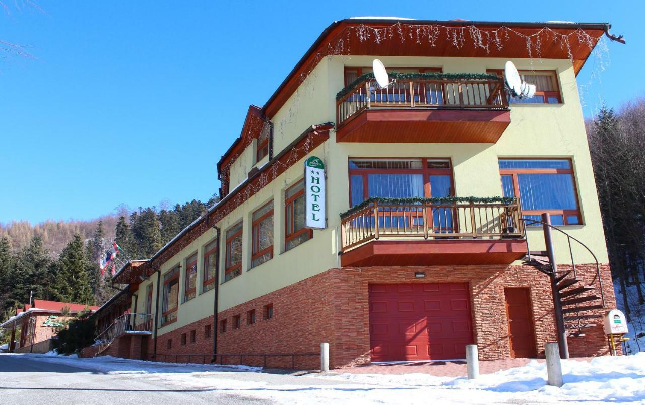 Hotel Somka Дриеница Экстерьер фото