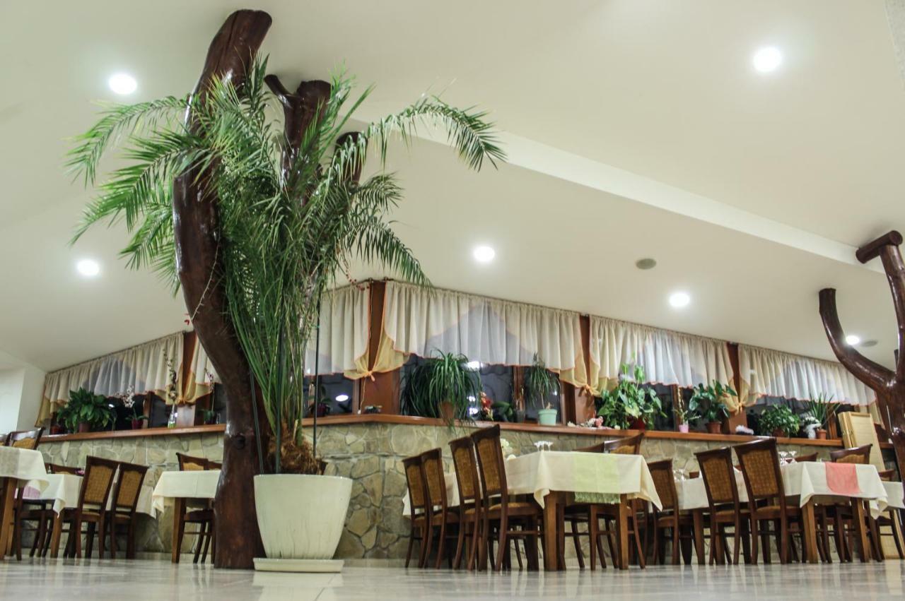 Hotel Somka Дриеница Экстерьер фото